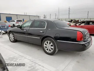 2010 Lincoln Town Car Signature Limited z VIN 2LNBL8CV3AX614416, wystawiony jako Copart lot #58716225 z przebiegiem 346 529 mil mil oraz Czysty tytuł • Clean title. Historia ofert i sprzedaży dostępna na DreamBid. Obrazek 2.