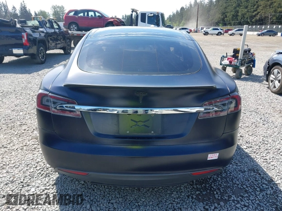 2013 Tesla Model S Performance z VIN 5YJSA1DP2DFP06669, wystawiony jako IAAI lot #42161357 z przebiegiem 177 710 mil mil oraz . Historia ofert i sprzedaży dostępna na DreamBid. Obrazek 17.