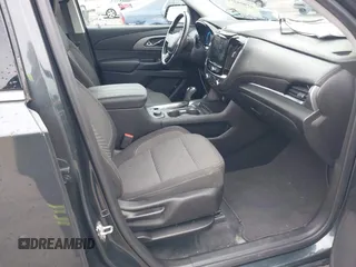 2018 Chevrolet Traverse LT Cloth z VIN 1GNEVGKW7JJ156198, wystawiony jako IAAI lot #41909259 z przebiegiem 82 719 mil mil oraz . Historia ofert i sprzedaży dostępna na DreamBid. Obrazek 5.