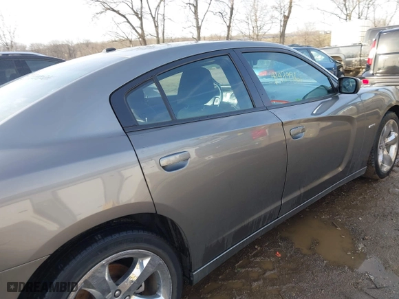 2011 Dodge Charger Road/Track with VIN 2B3CL5CT7BH518873, listed as a IAAI auction lot 41479961 with 175,657 mi miles. Bid and sale history available at carsss.com. Image 13.