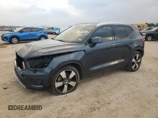 2021 Volvo XC40 Momentum with VIN YV4162UK0M2483183, listed as a Copart auction lot 43607005 with 44,780 mi miles and Clean Title. Bid and sale history available at carsss.com. Image 1.