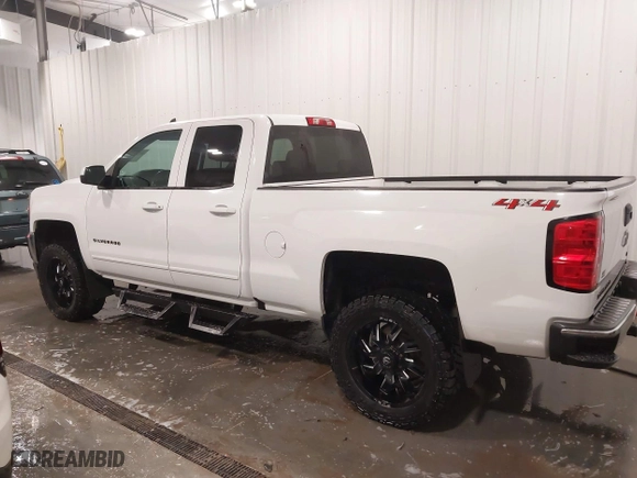 2018 Chevrolet Silverado 1500 LT with VIN 1GCVKREC1JZ313675, listed as a IAAI auction lot 41799041 with 98,634 mi miles. Bid and sale history available at carsss.com. Image 14.