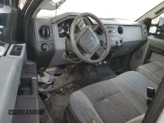 2014 Ford F-250 XL z VIN 1FDBF2A63EEB52351, wystawiony jako Copart lot #72956934 z przebiegiem 263 040 mil mil oraz Szkoda całkowita • Salvage title. Historia ofert i sprzedaży dostępna na DreamBid. Obrazek 8.