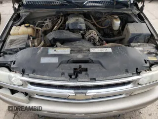 2000 Chevrolet Suburban LT with VIN 3GNFK16T8YG136323, listed as a Copart auction lot 68265064 with 452,126 mi miles and Clean Title. Bid and sale history available at carsss.com. Image 12.