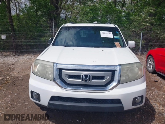 2011 Honda Pilot EX-L with VIN 5FNYF4H58BB085635, listed as a IAAI auction lot 42114205 with 218,399 mi miles. Bid and sale history available at carsss.com. Image 12.