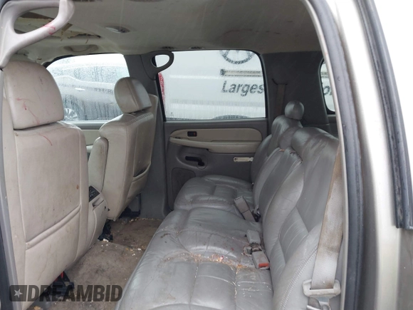 2002 Chevrolet Suburban Z71 with VIN 3GNFK16ZX2G278927, listed as a IAAI auction lot 41457820 with 210,134 mi miles. Bid and sale history available at carsss.com. Image 8.