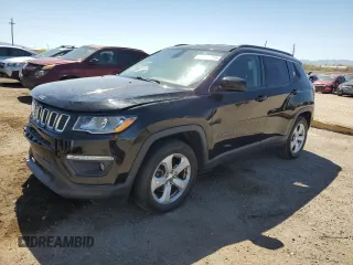 2018 Jeep Compass Latitude z VIN 3C4NJCBBXJT124610, wystawiony jako Copart lot #53507255 z przebiegiem 71 051 mil mil oraz Szkoda całkowita • Salvage title. Historia ofert i sprzedaży dostępna na DreamBid. Obrazek 1.