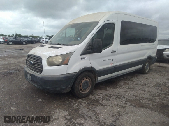 2015 Ford Transit Passenger XL z VIN 1FBAX2CG3FKA97085, wystawiony jako IAAI lot #42210744 z przebiegiem 81 911 mil mil oraz . Historia ofert i sprzedaży dostępna na DreamBid. Obrazek 19.
