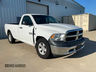 2018 Ram 1500 Tradesman z VIN 3C6JR6DT2JG122560, wystawiony jako Copart lot #59427245 z przebiegiem 171 115 mil mil oraz Czysty tytuł • Clean title. Historia ofert i sprzedaży dostępna na DreamBid. Obrazek 1.