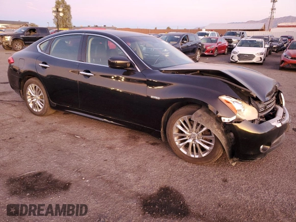 2012 Infiniti M Hybrid with VIN JN1EY1AP0CM910053, listed as a Copart auction lot 85345224 with 121,711 mi miles and Salvage title. Bid and sale history available at DreamBid. Image 4.