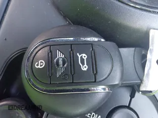 2019 MINI Countryman Cooper S с VIN WMZYT5C53K3G93102, выставлен на аукционе IAAI как лот 41703882 с пробегом 71 581 миль миль и . История ставок и продаж доступна на DreamBid. Изображение 11.