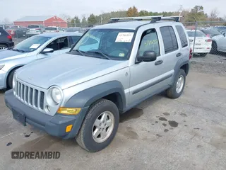 2006 Jeep Liberty Sport with VIN 1J4GL48K46W230661, listed as a IAAI auction lot 41786555 with 134,405 mi miles and . Bid and sale history available at carsss.com. Image 2.