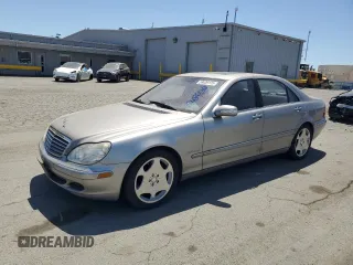 2004 Mercedes-Benz S z VIN WDBNG76J64A411878, wystawiony jako Copart lot #59039175 z przebiegiem Nie podano mil oraz Czysty tytuł • Clean title. Historia ofert i sprzedaży dostępna na DreamBid. Obrazek 1.