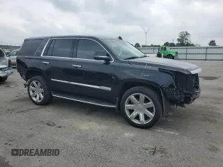 2018 Cadillac Escalade Luxury with VIN 1GYS3BKJ1JR284182, listed as a Copart auction lot 53338935 with 103,398 mi miles and Salvage title. Bid and sale history available at DreamBid. Image 4.