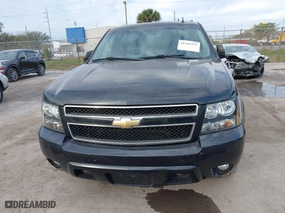 2010 Chevrolet Suburban Commercial with VIN 1GNUKHE38AR190423, listed as a IAAI auction lot 41361377 with 215,187 mi miles. Bid and sale history available at carsss.com. Image 6.