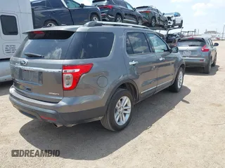 2013 Ford Explorer XLT z VIN 1FM5K7D88DGA98258, wystawiony jako IAAI lot #42334581 z przebiegiem 226 682 mil mil oraz . Historia ofert i sprzedaży dostępna na DreamBid. Obrazek 4.