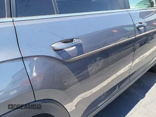 2023 Volkswagen Atlas SE z VIN 1V2HR2CA5PC526012, wystawiony jako IAAI lot #42796408 z przebiegiem 41 216 mil mil oraz . Historia ofert i sprzedaży dostępna na DreamBid. Obrazek 55.