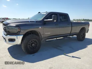 2020 Ram 2500 Tradesman z VIN 3C6UR5HL8LG115438, wystawiony jako Copart lot #58209244 z przebiegiem 211 510 mil mil oraz Szkoda całkowita • Salvage title. Historia ofert i sprzedaży dostępna na DreamBid. Obrazek 1.