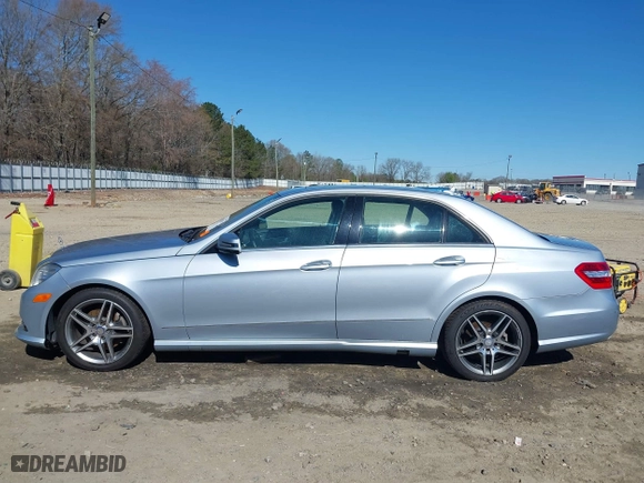 2013 Mercedes-Benz E-Class E 350 Luxury with VIN WDDHF5KB9DA708427, listed as a IAAI auction lot 41853672 with 164,477 mi miles. Bid and sale history available at carsss.com. Image 14.