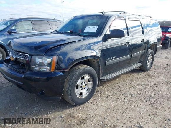 2014 Chevrolet Suburban LT with VIN 1GNSKJE71ER232700, listed as a IAAI auction lot 40812602 with 245,852 mi miles and . Bid and sale history available at DreamBid. Image 17.