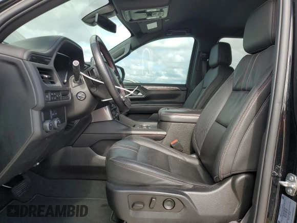 2022 Chevrolet Suburban with VIN 1GNSCEKT7NR222257, listed as a Copart auction lot 84840904 with 113,761 mi miles and Salvage title. Bid and sale history available at DreamBid. Image 7.