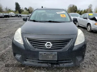 2014 Nissan Versa SV with VIN 3N1CN7AP0EL821695, listed as a Copart auction lot 52405675 with 138,814 mi miles and Clean Title. Bid and sale history available at DreamBid. Image 5.