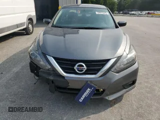 2017 Nissan Altima SR with VIN 1N4AL3AP4HN359297, listed as a Copart auction lot 59825345 with 82,862 mi miles and Salvage title. Bid and sale history available at DreamBid. Image 5.