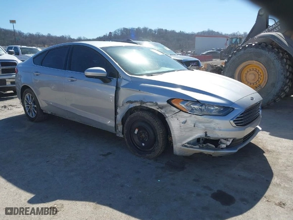 2017 Ford Fusion SE with VIN 3FA6P0H71HR372102, listed as a IAAI auction lot 41621040 with 108,293 mi miles. Bid and sale history available at carsss.com. Image 1.