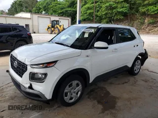 2020 Hyundai Venue SE z VIN KMHRB8A39LU018806, wystawiony jako Copart lot #55444825 z przebiegiem 100 090 mil mil oraz Szkoda całkowita • Salvage title. Historia ofert i sprzedaży dostępna na DreamBid. Obrazek 1.