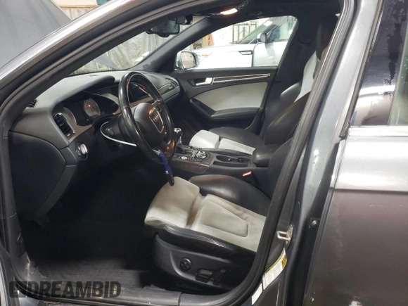 2012 Audi S4 Premium Plus z VIN WAUDGAFL0CA033810, wystawiony jako Copart lot #86992444 z przebiegiem 91 305 mil mil oraz Szkody całkowita. Historia ofert i sprzedaży dostępna na DreamBid. Obrazek 7.