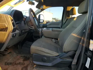 2019 Ford F-350 XL z VIN 1FT8W3DT8KEG64950, wystawiony jako Copart lot #87010314 z przebiegiem Nie podano mil oraz Szkoda całkowita • Salvage title. Historia ofert i sprzedaży dostępna na DreamBid. Obrazek 7.