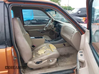 2001 Ford Explorer Sport z VIN 1FMCU70E01UA51168, wystawiony jako IAAI lot #42186467 z przebiegiem 270 084 mil mil oraz . Historia ofert i sprzedaży dostępna na DreamBid. Obrazek 5.