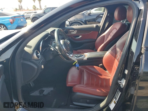 2019 Mercedes-Benz C 300 z VIN 55SWF8DB6KU300132, wystawiony jako Copart lot #62847335 z przebiegiem 82 533 mil mil oraz Szkoda całkowita • Salvage title. Historia ofert i sprzedaży dostępna na DreamBid. Obrazek 7.