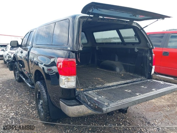 2010 Toyota Tundra 4WD Truck with VIN 5TFUW5F14AX121698, listed as a IAAI auction lot 41582570 with 1 mi miles. Bid and sale history available at carsss.com. Image 3.
