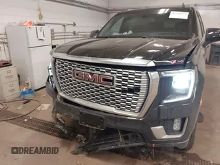 2021 GMC Yukon Denali with VIN 1GKS2DKL2MR432564, listed as a IAAI auction lot 41392475 with 44,045 mi miles. Bid and sale history available at carsss.com. Image 12.