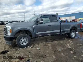 2023 Ford Super Duty F-250 SRW XL with VIN 1FT7X2BT0PEC41471, listed as a Copart auction lot 48107715 with 59,894 mi miles and Salvage Title. Bid and sale history available at carsss.com. Image 1.