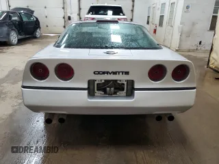 1986 Chevrolet Corvette z VIN 1G1YY0783G5107122, wystawiony jako Copart lot #54137435 z przebiegiem 154 656 mil mil oraz Czysty tytuł • Clean title. Historia ofert i sprzedaży dostępna na DreamBid. Obrazek 6.