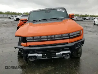 2024 GMC Hummer EV 3X z VIN 1GKB0RDC6RU107095, wystawiony jako Copart lot #82655324 z przebiegiem 6013 mil mil oraz Szkody całkowita. Historia ofert i sprzedaży dostępna na DreamBid. Obrazek 12.