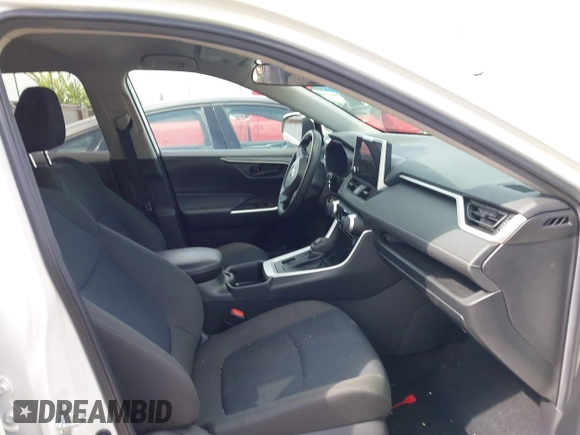 2023 Toyota RAV4 LE z VIN 2T3G1RFV7PC342801, wystawiony jako IAAI lot #42727222 z przebiegiem 103 197 mil mil oraz . Historia ofert i sprzedaży dostępna na DreamBid. Obrazek 5.