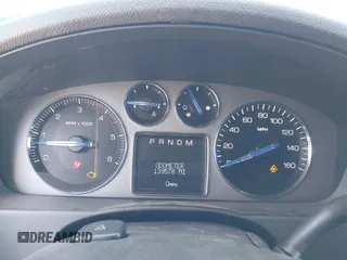 2008 Cadillac Escalade z VIN 1GYEC63858R217384, wystawiony jako IAAI lot #42045588 z przebiegiem 139 578 mil mil oraz . Historia ofert i sprzedaży dostępna na DreamBid. Obrazek 7.