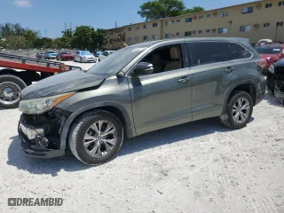 2016 Toyota Highlander LE Plus with VIN 5TDZKRFH6GS147949, listed as a Copart auction lot 53336715 with 101,795 mi miles and Salvage Title. Bid and sale history available at carsss.com. Image 1.