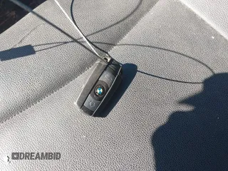 2007 BMW 3 Series 328i с VIN WBAVA335X7PG52072, выставлен на аукционе IAAI как лот 42577352 с пробегом 199 424 миль миль и . История ставок и продаж доступна на DreamBid. Изображение 11.