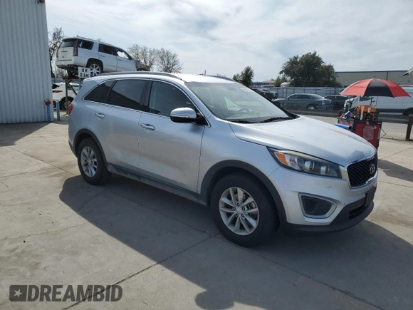 2018 Kia Sorento LX with VIN 5XYPG4A31JG347813, listed as a Copart auction lot 48636375 with 152,452 mi miles and Clean Title. Bid and sale history available at carsss.com. Image 4.