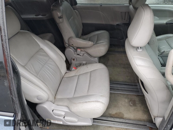 2017 Toyota Sienna XLE Auto Access Seat z VIN 5TDYZ3DC2HS836433, wystawiony jako Copart lot #57612545 z przebiegiem 263 759 mil mil oraz Szkody całkowita. Historia ofert i sprzedaży dostępna na DreamBid. Obrazek 11.