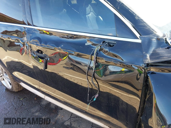 2018 Audi Q5 Prestige z VIN WA1CNAFY3J2078029, wystawiony jako IAAI lot #41822564 z przebiegiem 80 690 mil mil oraz . Historia ofert i sprzedaży dostępna na DreamBid. Obrazek 19.