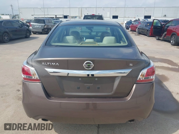 2015 Nissan Altima SV z VIN 1N4AL3AP7FC127544, wystawiony jako IAAI lot #41876358 z przebiegiem 187 503 mil mil oraz . Historia ofert i sprzedaży dostępna na DreamBid. Obrazek 16.