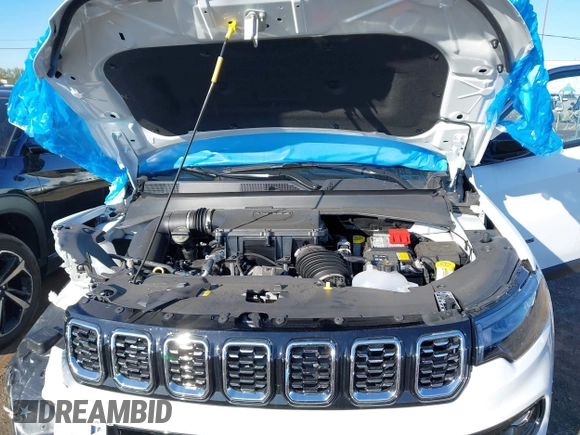 2025 Jeep Compass Limited with VIN 3C4NJDCN0ST566747, listed as a IAAI auction lot 42224070 with 578 mi miles and . Bid and sale history available at DreamBid. Image 10.
