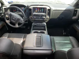 2017 GMC Sierra 2500HD Denali with VIN 1GT12UEG7HF158033, listed as a Copart auction lot 73775184 with 149,881 mi miles and Salvage Title. Bid and sale history available at carsss.com. Image 8.