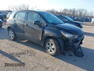 2020 Chevrolet Trax LS with VIN KL7CJNSB8LB092115, listed as a IAAI auction lot 41772466 with 40,933 mi miles. Bid and sale history available at carsss.com. Image 1.