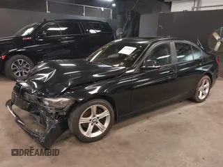2014 BMW 3 Series 328i xDrive с VIN WBA3B5G59ENS06561, выставлен на аукционе IAAI как лот 42370078 с пробегом 101 877 миль миль и . История ставок и продаж доступна на DreamBid. Изображение 17.